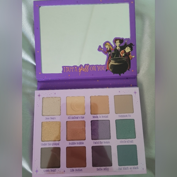 NIB Hocus Pocus 2 Witching Hour Palette - Picture 6 of 9